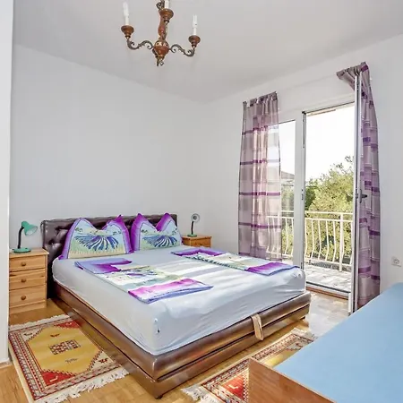 Josip Apartment Supetar
