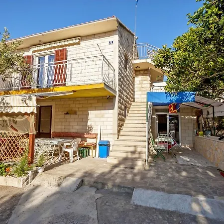 Apartment Josip Supetar